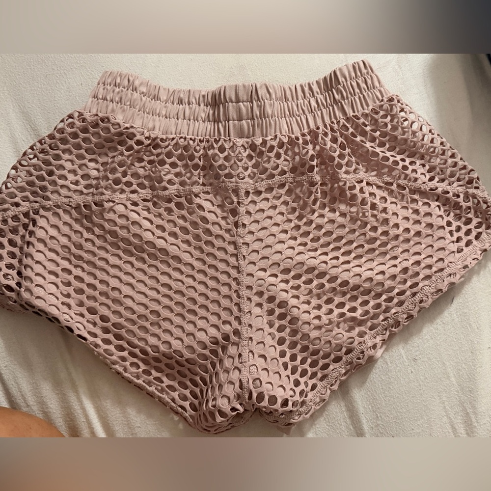 POPFLEX Active "Secret" run short a mesh overlay and built-in liners. Size 4 - Picture 5 of 6